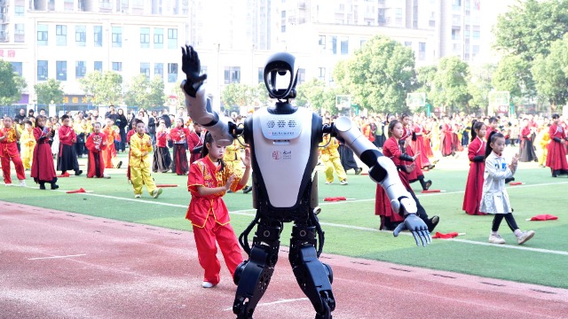 重慶智能工程職業(yè)學院助力永川區(qū)永和小學校體育科技節(jié)啟幕