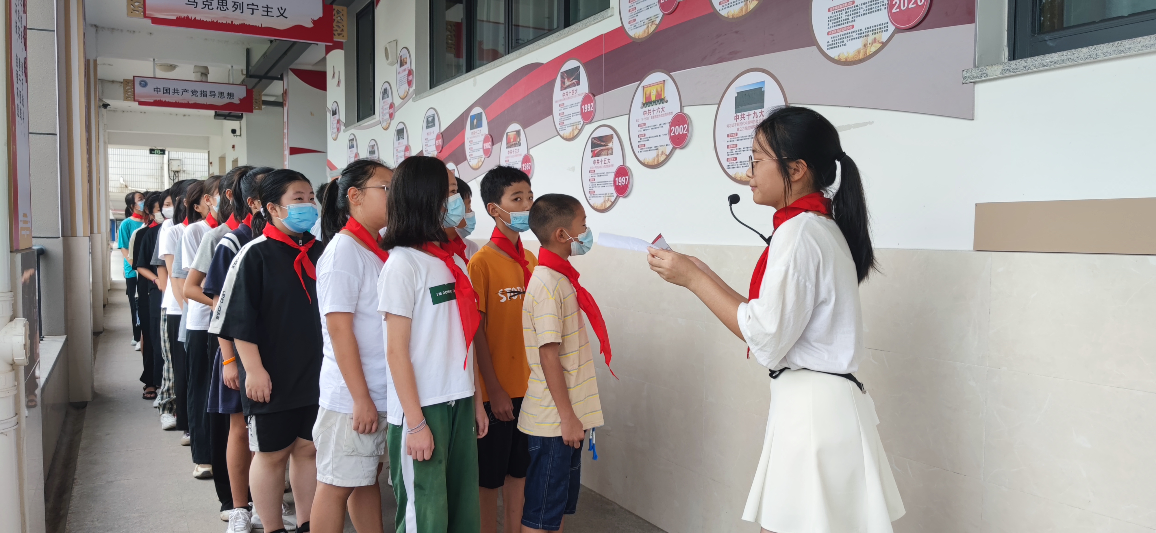 圖為奉化區西塢中學學生接受黨史教育 學校供圖.jpg