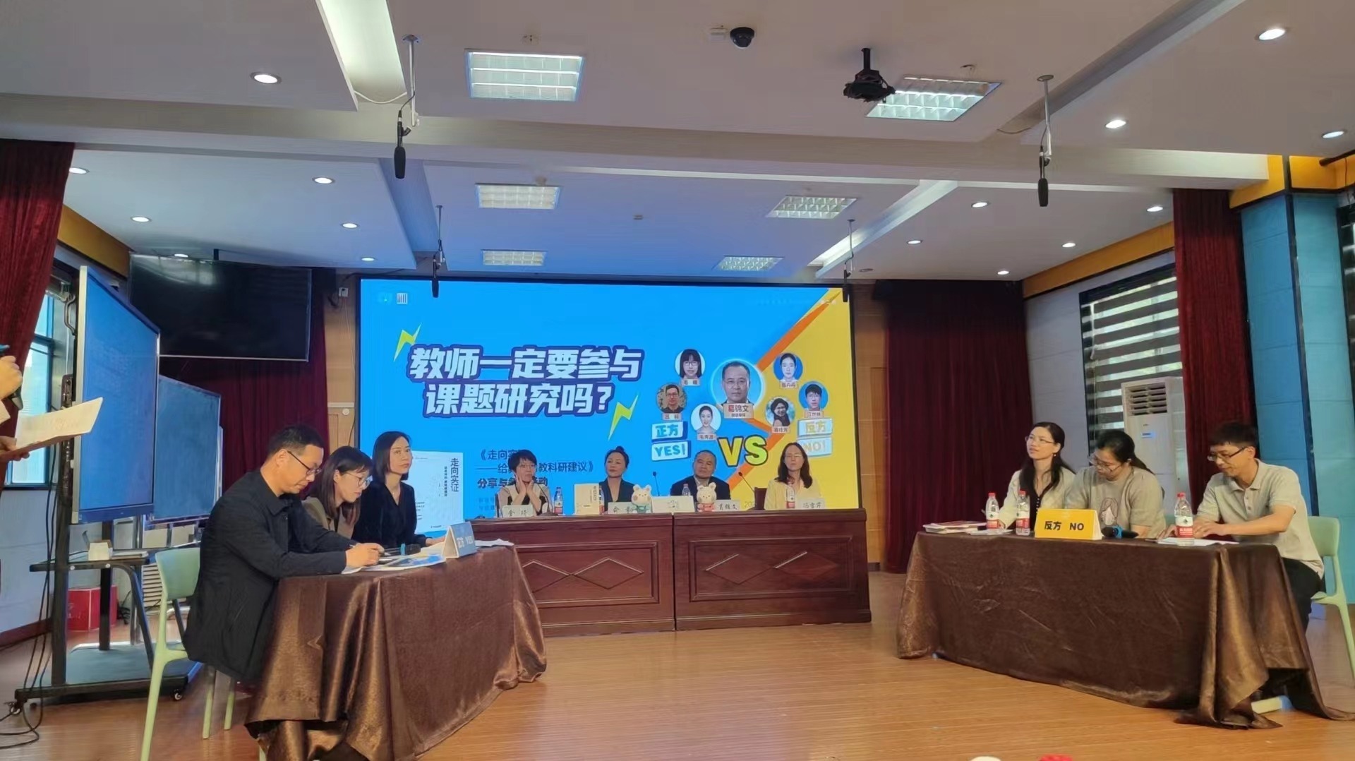 ”甬上云讀“之”分享與爭鳴“活動 寧波大學園區圖書館供圖.jpg ”甬上云讀“之”分享與爭鳴“活動 寧波大學園區圖書館供圖.jpg