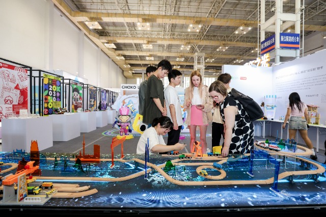 浙江萬里學(xué)院展區(qū)現(xiàn)場 學(xué)校供圖2.jpg 浙江萬里學(xué)院展區(qū)現(xiàn)場 學(xué)校供圖2.jpg