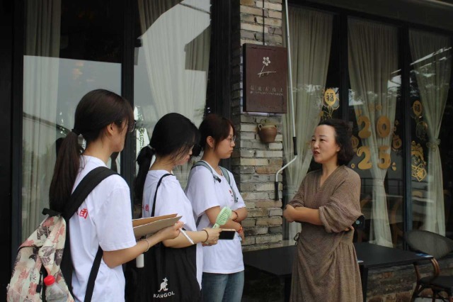 寧波城市職院“溪口·東山”鄉村振興實踐團隊開展實地調研 學校供圖.jpg