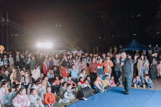 清華大學高云峰教授作科普報告 寧波材料所供圖.png 清華大學高云峰教授作科普報告 寧波材料所供圖.png